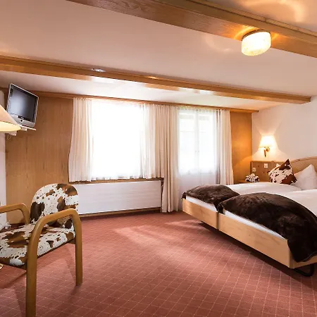 高地酒店 2* 劳特布龙嫩