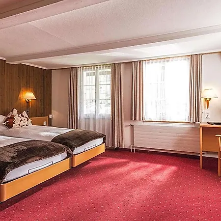 高地酒店 2* 劳特布龙嫩