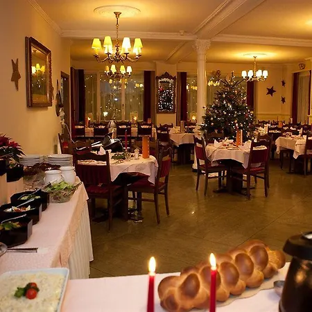 Hotel Oberland 2*