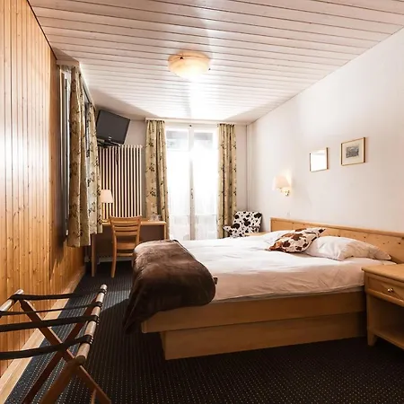 Hotel Oberland 2*