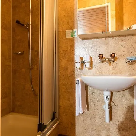 オーバーランド 2* ラウターブルンネン